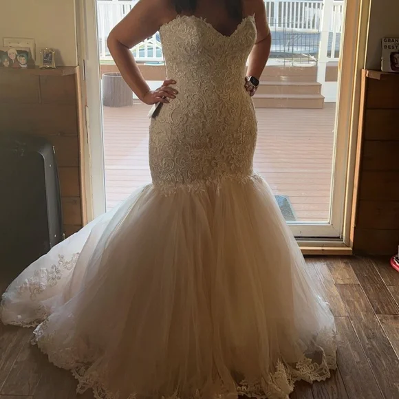 Maggie Sottero | Dresses | Maggie Sottero Wedding Gown | Poshmark
